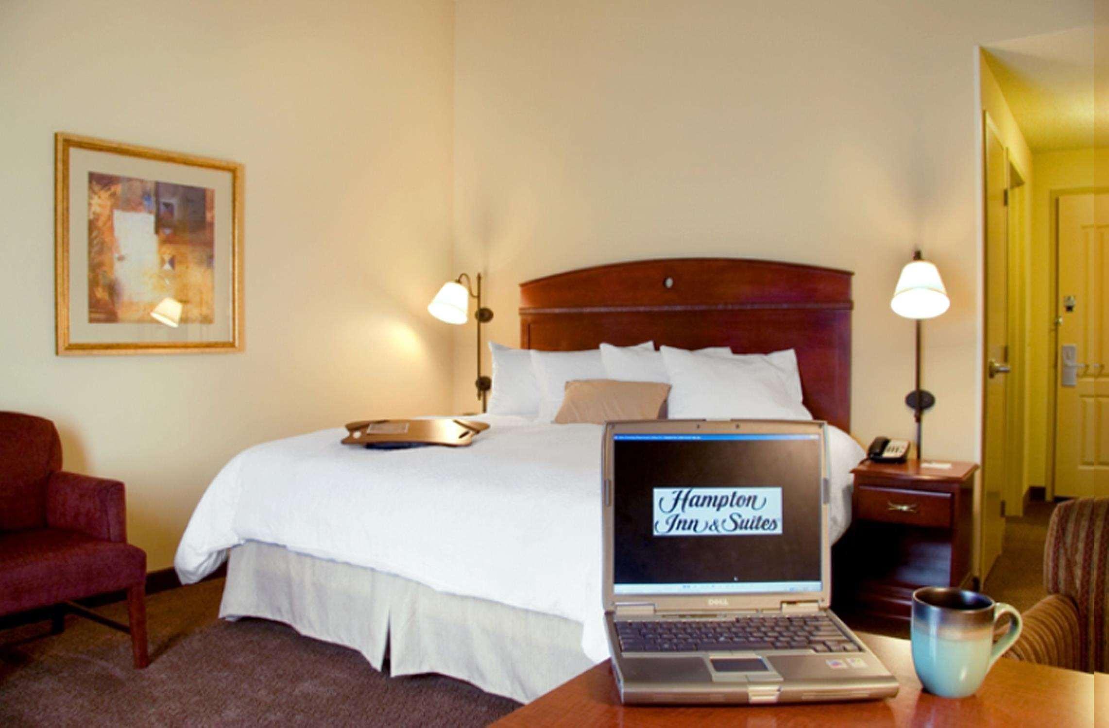 Hampton Inn & Suites Bloomington-Нормал Экстерьер фото