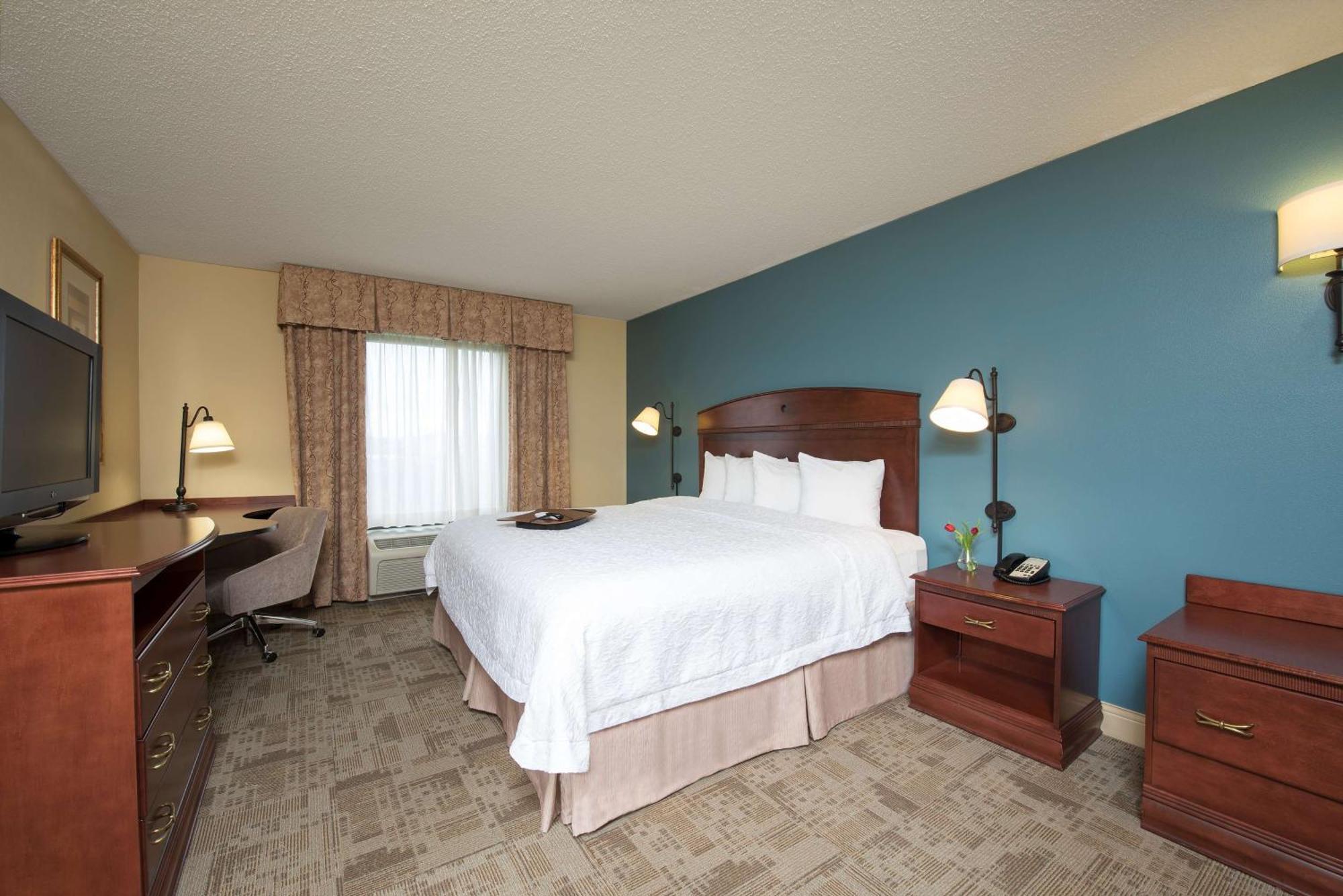 Hampton Inn & Suites Bloomington-Нормал Экстерьер фото