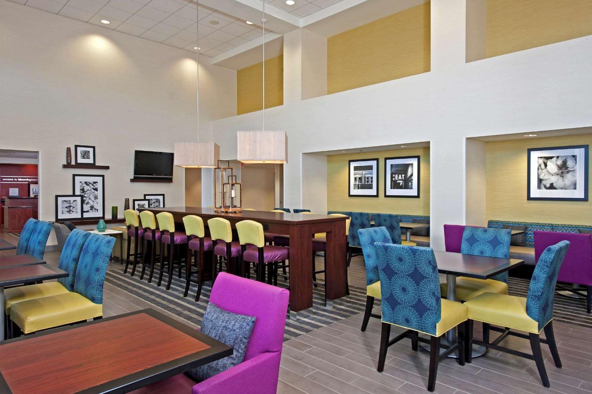 Hampton Inn & Suites Bloomington-Нормал Экстерьер фото